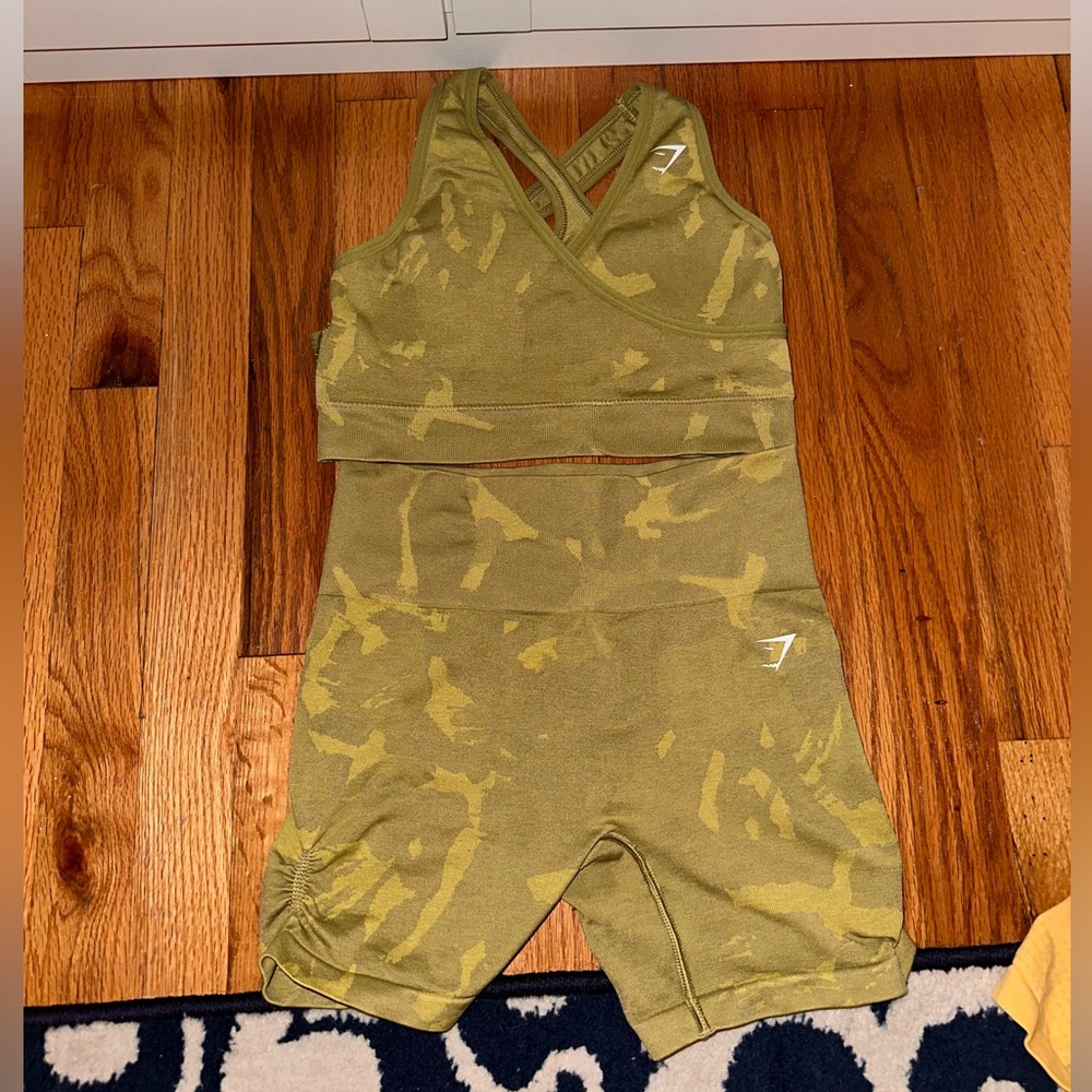 Gym shark adapt camo seamless shorts and bra! Full set